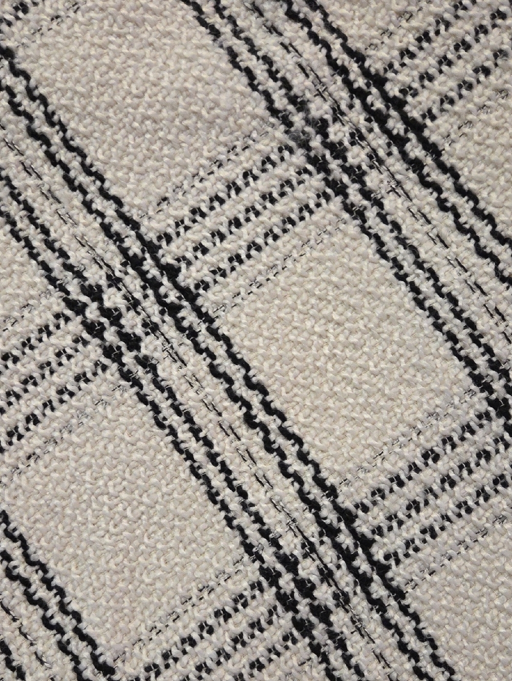 Vince Camuto • Black & White Plaid Tweed Mini Skirt - Picture 3 of 12